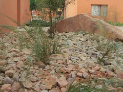 rocaille ocre rose grès quartzite